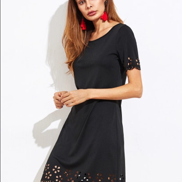 HP🎉LAST ONE! Black Laser Cut Keyhole Back Dress - Picture 4 of 7